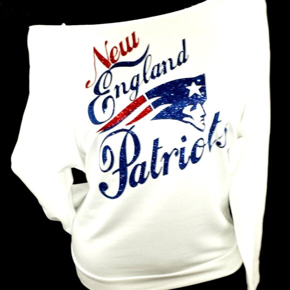 New England Patriots White Sweatshirt with Shiny lettering! - Picture 4 of 6